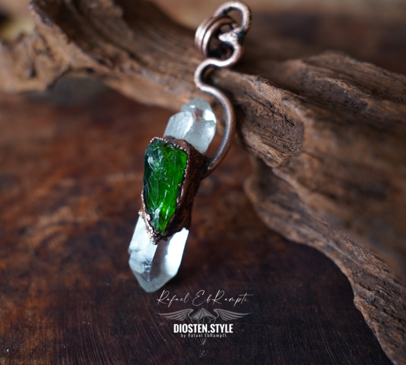 DIOSTEN přívěsek | KŘIŠŤÁL, CHROMDIOPSIDE / "Ruský SMARAGD" / Zelený DIOPSID /  a MĚĎ