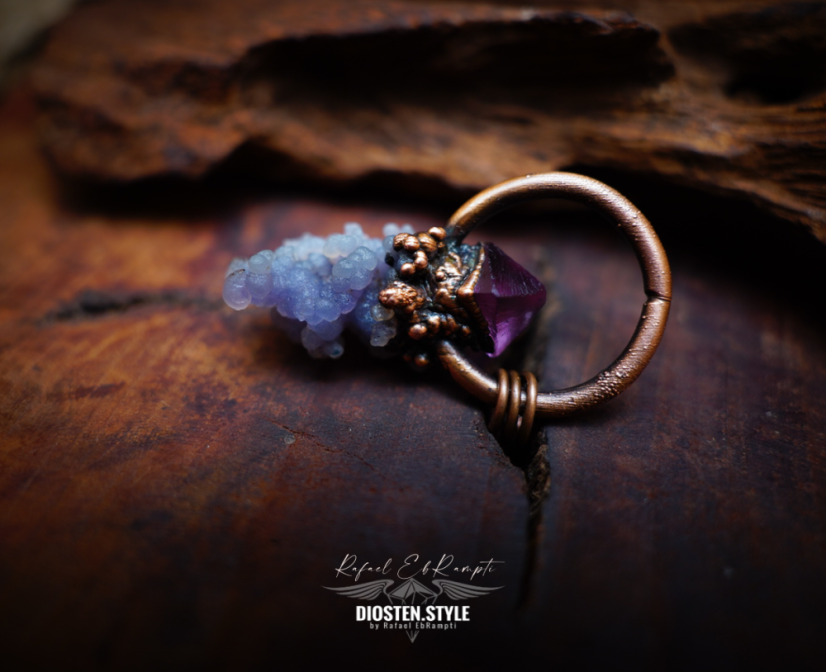 DIOSTEN přívěsek - GRAPE AGATE CHALCEDON ("Hroznový Achát"), fialový FLUORIT a MĚĎ