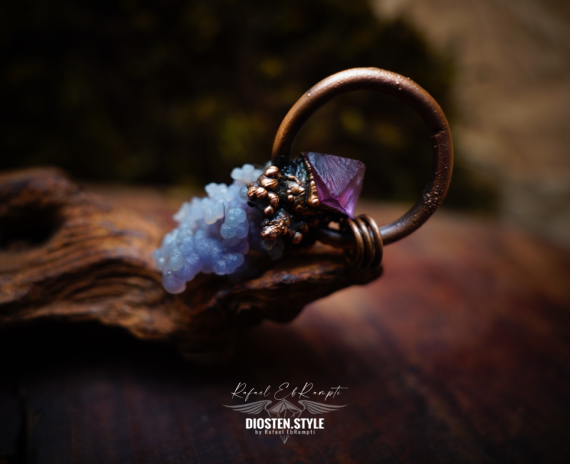 DIOSTEN přívěsek - GRAPE AGATE CHALCEDON ("Hroznový Achát"), fialový FLUORIT a MĚĎ