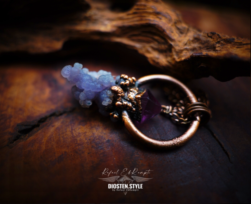 DIOSTEN přívěsek - GRAPE AGATE CHALCEDON ("Hroznový Achát"), fialový FLUORIT a MĚĎ
